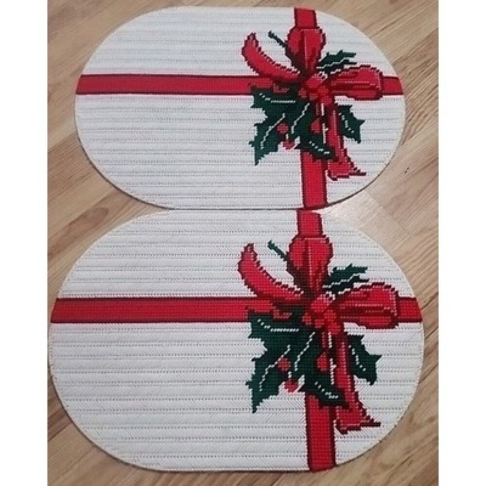 Vintage Christmas Handmade Holly Berry Bow Placemats Set of 2‎ Red Green White